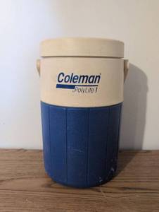 lot 318 image: Coleman PolyLite 1 Cooler
