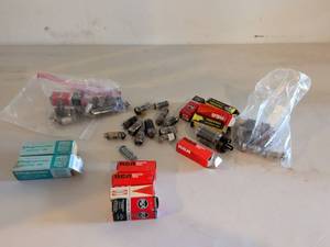 lot 337 image: Vacuum Tubes Lot RCA Sylvania Raytheon Magnavox Electron Tubes