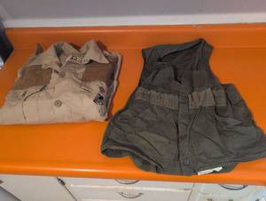 lot 345 image: Bob Allen Two-Tone Over Coat and Shooting Vest Size M4