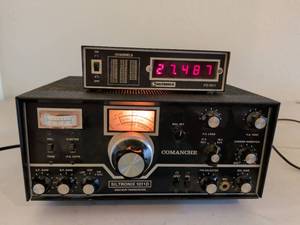 lot 370 image: Siltronix 1011D Amateur Transceiver with FD-1011 Frequency Display