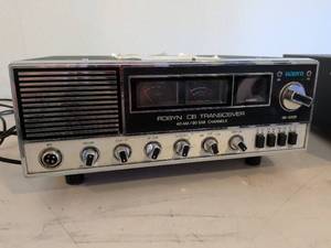 lot 373 image: Robyn CB Transceiver SB-520D 40 AM80 SSB Channels