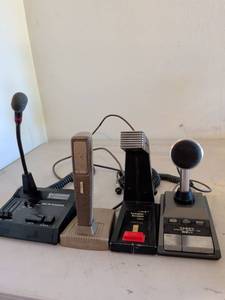 lot 389 image: Lot of 4 Microphones with Bases Yaesu MD-1, JCPenney Pre-Amplifier, Desk Top and Dynamic