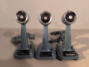 lot 402 image: Turner SSB2 Transistorized CB Radio Microphones Lot of 3