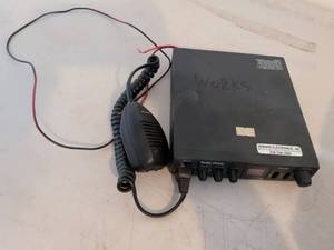 lot 467 image: Radio Shack TRC-484 CB Radio Transceiver with Microphone and Accessories