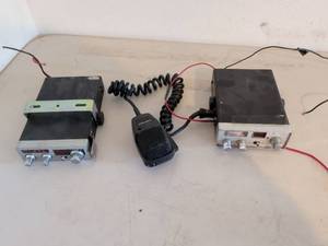 lot 472 image: Cobra 19XS CB Radio Transceiver with Microphone and Accessories