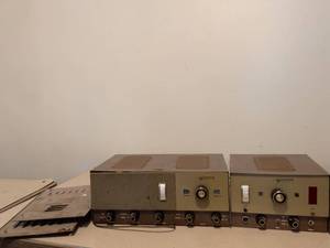 lot 479 image: Browning Eagle S-23 AMFM Radio Receiver