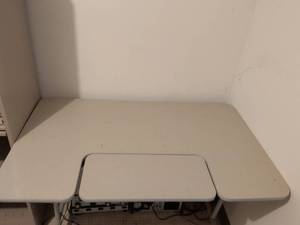 lot 485 image: Folding Table with Rounded Corners and Storage Shelf