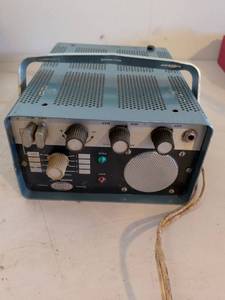 lot 486 image: IZI Sonabe-Call Model 11-020-050 Portable Radio Transceiver