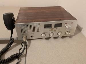 lot 530 image: JCPenney 6237 40 Channel Base Station Radio