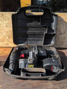 lot 607 image: Master Mechanic 14.4V VSR Cordless DrillDriver Kit