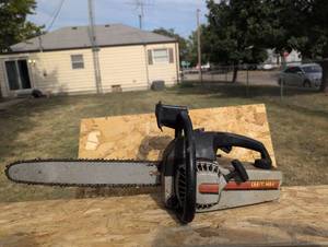 lot 632 image: Craftsman Chainsaw with 14 inch Oregon Bar