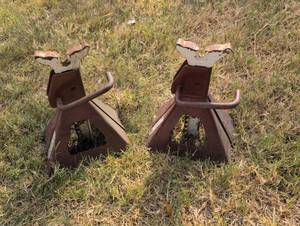 lot 634 image: Pair of Jack Stands, Heavy-Duty Support Stands