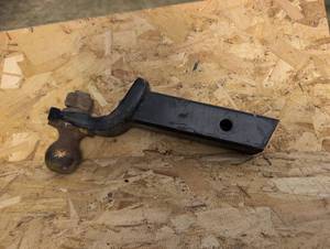 lot 640 image: Reese Towpower 2 Drop Ball Mount 2 Square Tube 34 Rise