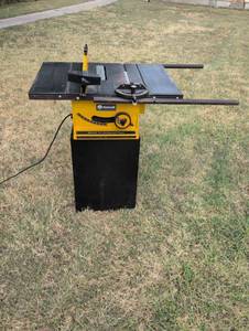 lot 646 image: Rockwell Model 10 Homecraft Table Saw 115V 13A 34-660