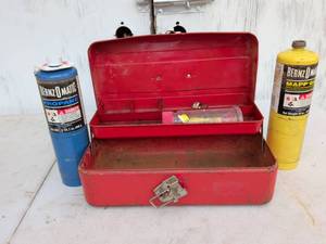 lot 652 image: Red Metal Toolbox with Bernz O Matic Propane and Mapp Gas Cylinders ( do not know if theres anything in the bottles)