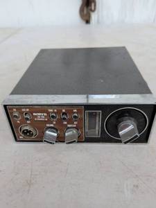 lot 661 image: Rodom LB-120 40 Channel CB Radio Transceiver
