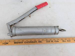 lot 683 image: Manual Grease Gun with Handle and Lever Arm