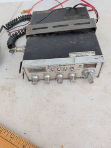 lot 698 image: Cobra 25LTD Classic CB Radio Transceiver with Microphone