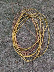 lot 707 image: Yellow & Brown  cable