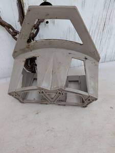 lot 712 image: Suncast Hose Hangout Wall-Mounted Hose Reel
