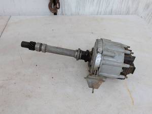 lot 713 image: Delco-Remy Distributor Assembly with Shaft and Cap