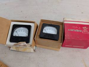 lot 724 image: Triplett A.C. Volts Analog Panel Meter 0-300V Lot of 3