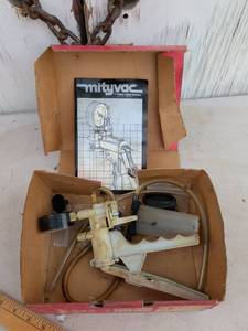 lot 725 image: Mityvac Mini Users Manual with Components