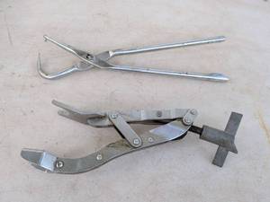 lot 740 image: 2-Piece Clamping Tool Lot Spring Loaded Pliers and Multi-Jaw Vice Clamp