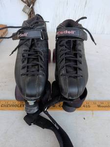 lot 741 image: Riedell Roller Skates Black Quad Wheels Purple Size Unconfirmed