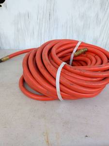 lot 742 image: Orange air hose