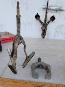 lot 758 image: Imperro 29 U.S.A. C-Clamp with Screw and U-Head