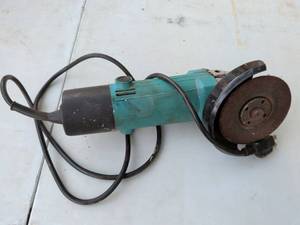 lot 785 image: King 4.5 Amp 12 Inch Angle Grinder 500 Watt 110V Model 2140AG-067