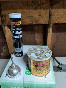 lot 806 image: AGI1 Super Lithium EP Moly Grease 14 oz  Coastal Premium Hi-Temp Grease 1 lb  Oiler