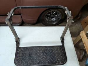 lot 819 image: Over the tire Step tool to work on cars