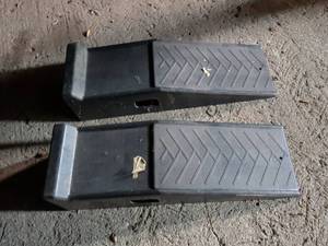 lot 833 image: Vehicle Drive-Up Ramps Set of 2 with Chevron Tread Surface