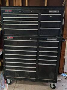 lot 837 image: Craftsman Ball Bearing Griplatch Tool Chest 2-Piece Rolling Cabinet Set