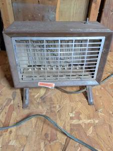 lot 845 image: Temp Master Portable Electric Heater