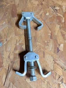 lot 856 image: Three-Piece Screw Clamp Set with Threaded Handles