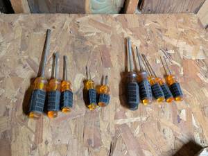 lot 864 image: Screwdriver Set 13 Piece with Orange Handles and Black Grips