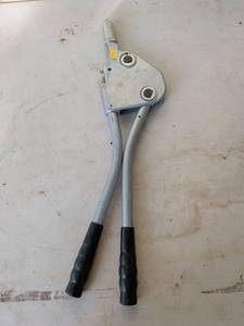 lot 877 image: Cable Cutter Tool with Two-Hand Handles
