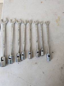 lot 881 image: 8 Piece Combination Wrench Set 9-16mm with Socket Adapters
