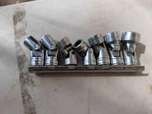 lot 894 image: Socket Set 7-Piece Universal Joint Swivel Sockets with Rail