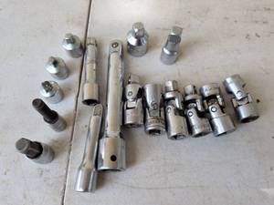 lot 912 image: Socket Set with Extensions and Universal Joints, 20 Pieces