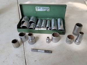 lot 917 image: S-K Tools Socket Set Chicago Illinois 60632 and one snap-on in pictures you can see it