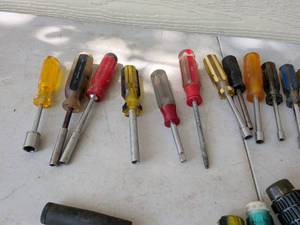 lot 918 image: Screwdriver Set Lot 30 Hand Tools Phillips Slotted Nut Driver T-Handle