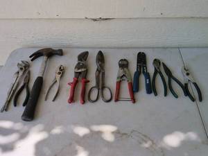 lot 927 image: Hand Tools Lot 15 Pieces Pliers Cutters Hammer Wrench