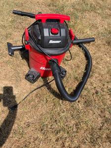 lot 931 image: Bauer Wet Dry Vacuum with Hose and Accessories
