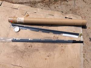 lot 943 image: Automotive Rocker Molding Parts PN KG2041 KG2069 JCW 47-0196 47-0197