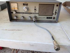lot 945 image: Realistic TRC-X20 Citizens Band Transceiver Radio Shack