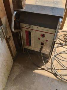 lot 950 image: Craftsman 180 Amp AC Welder Limited Service Model 113.2024